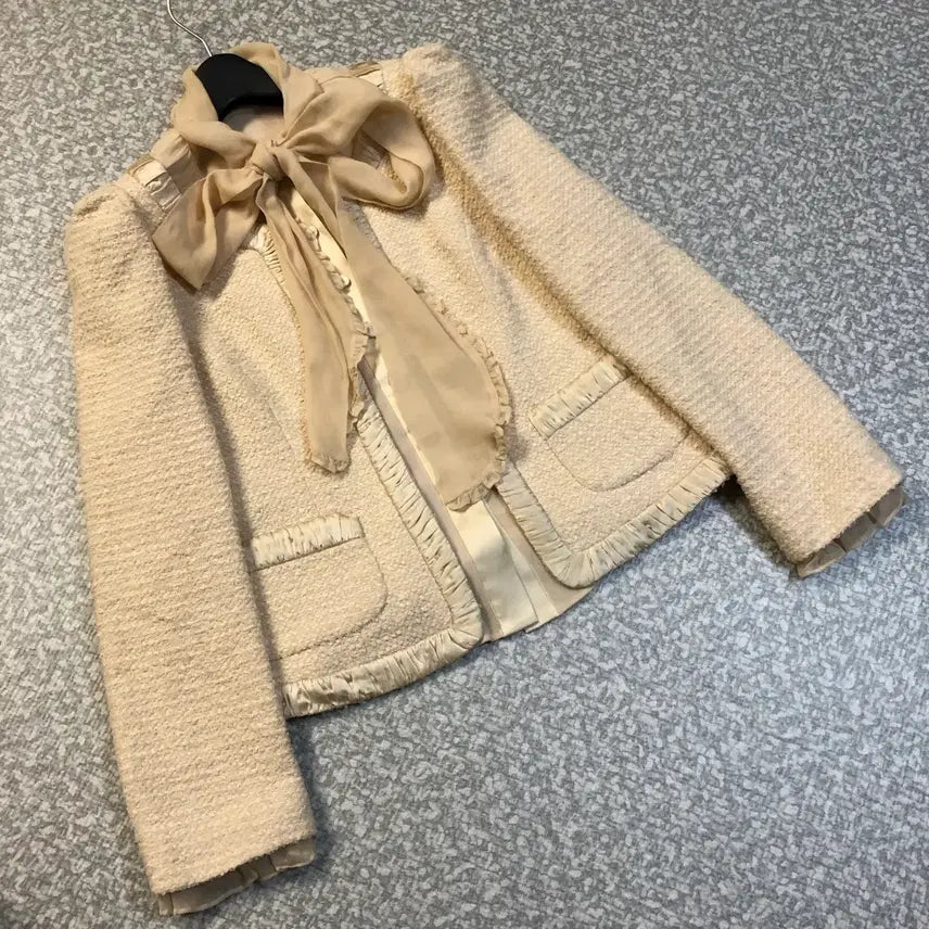 [BUNJANG] LAVIN SILK RIBBON TWEED JACKET / 레니본 실크 리본 트위드 자켓 고풍 실키 하객룩 결혼식 올드머니룩 공주풍