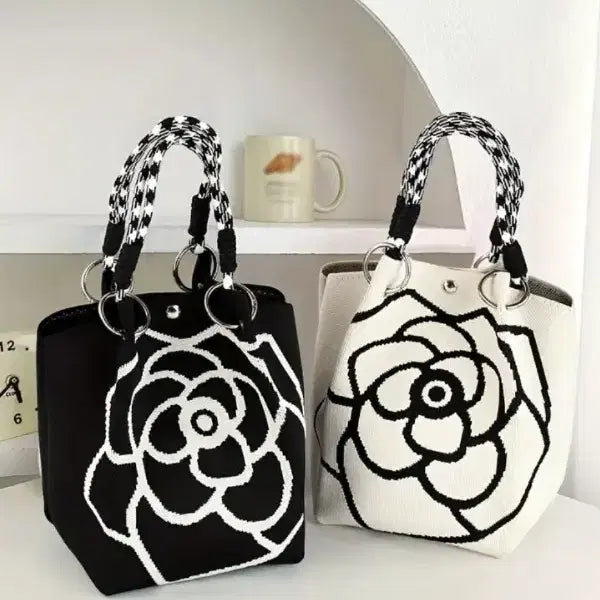 [BUNJANG] Flower Embroidered Knit Tote Bag / 플라워 자수 니트 토트백 블랙/화이트