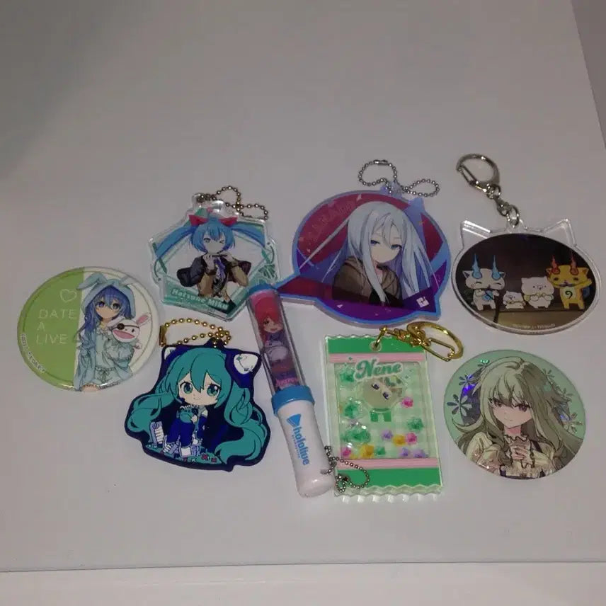 [BUNJANG] HoloLive Sakura Miko, Project Sekai, Da.Re.La, Yo-kai Watch Keychains & Badges / 프세카 데어라 요괴워치 사쿠라미코 홀로라이브 키링 캔뱃지