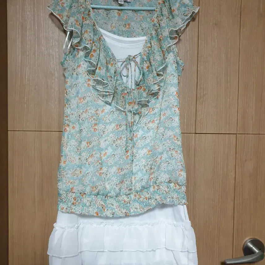 [BUNJANG] Two-Piece Sleeveless Dress and Chiffon Blouse Set / 투피스 나시원피스 쉬폰블라우스 세트