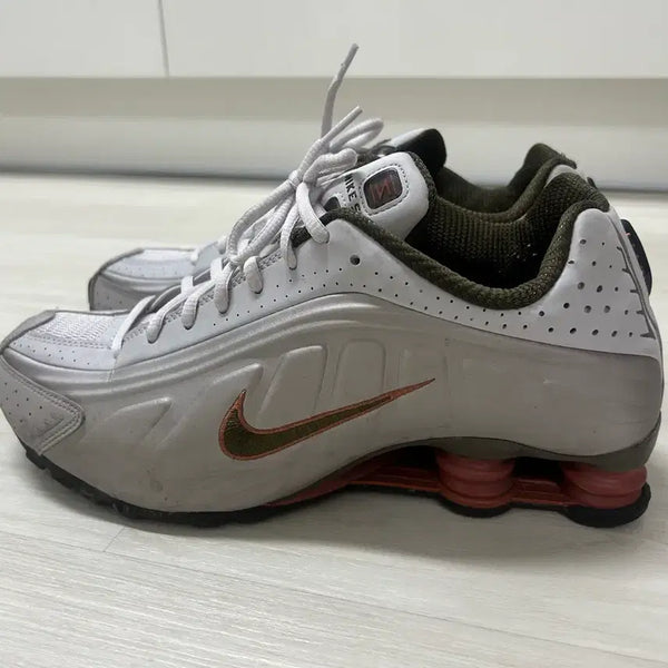 [BUNJANG] Nike Shox R4 Sneakers / 나이키 샥스 R4
