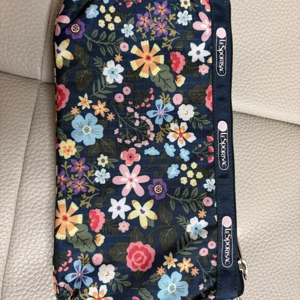 [BUNJANG] LeSportsac Threepocket Cosmetic Clutch / 레스포색 쓰리지퍼 클러치(미사용)