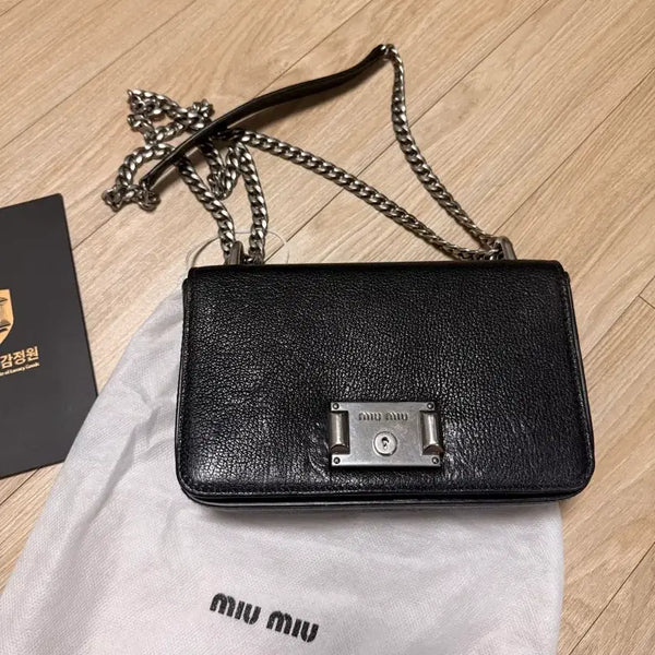 [BUNJANG] Vintage Miu Miu Madras Shoulder Bag / 빈티지 미우미우 마드라스 패드락 체인백