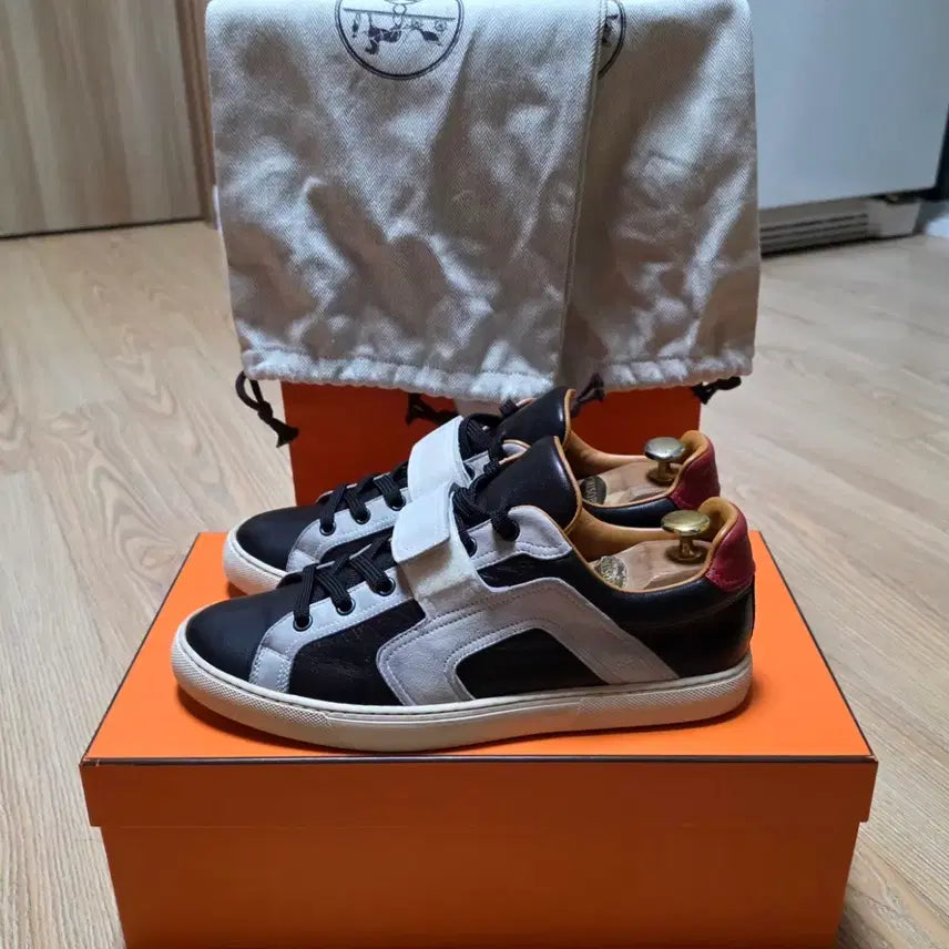 [BUNJANG] Hermès Men's Sneakers Black/White Size 41 / 에르메스 남성용 스니커즈 블랙 화이트 41사이즈 (정품)