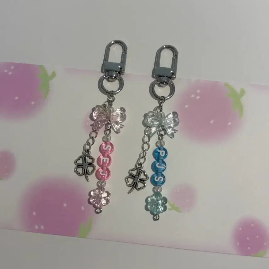 [BUNJANG] Beaded Keychain Clover Initial Couple Item / 비즈키링 커플키링 이니셜키링 네잎클로버 커플템 비즈 키링