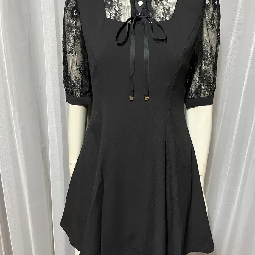 [BUNJANG] Rojita Lace Mini Dress / Rojita 로지타 레이스 미니 원피스