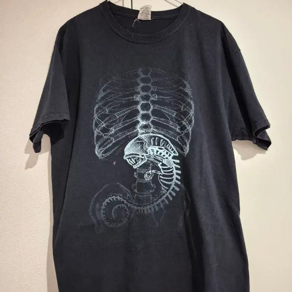 [BUNJANG] 2000s Alien X-Ray American Vintage T-Shirt Size 105 / 00s 에일리언 엑스레이 미국빈티지 티셔츠 사이즈 105
