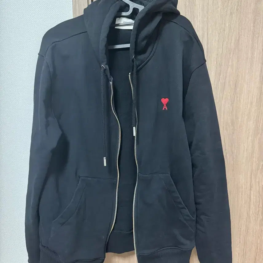 [BUNJANG] AMI Black Hoodie Zip-up / 아미 후드집업 검정색