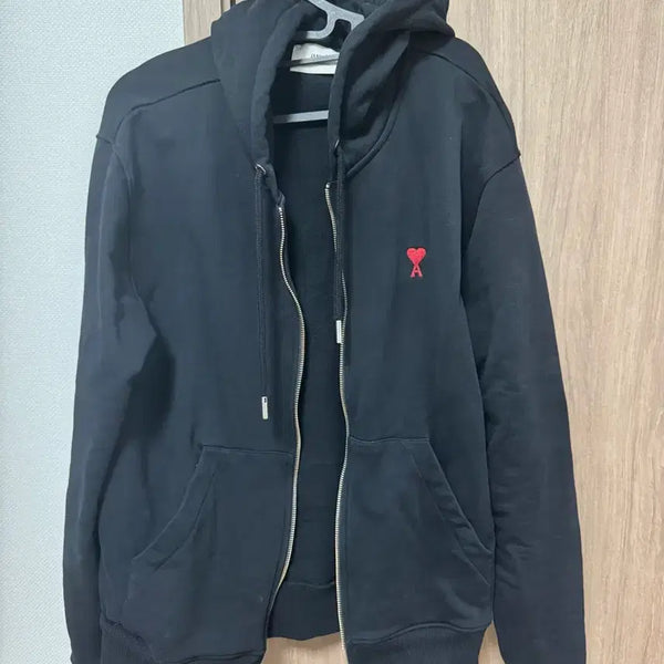 [BUNJANG] AMI Black Hoodie Zip-up / 아미 후드집업 검정색
