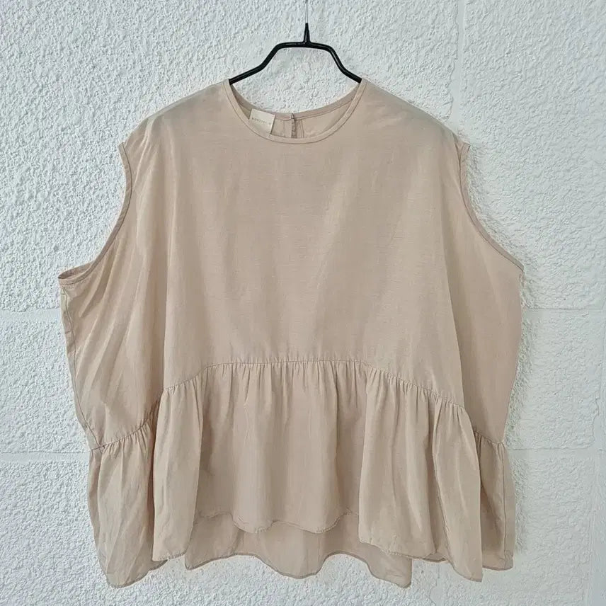 [BUNJANG] Silk 50% Montoto Frill Sleeveless Blouse / 실크50% 몽또또 프릴 민소매 블라우스