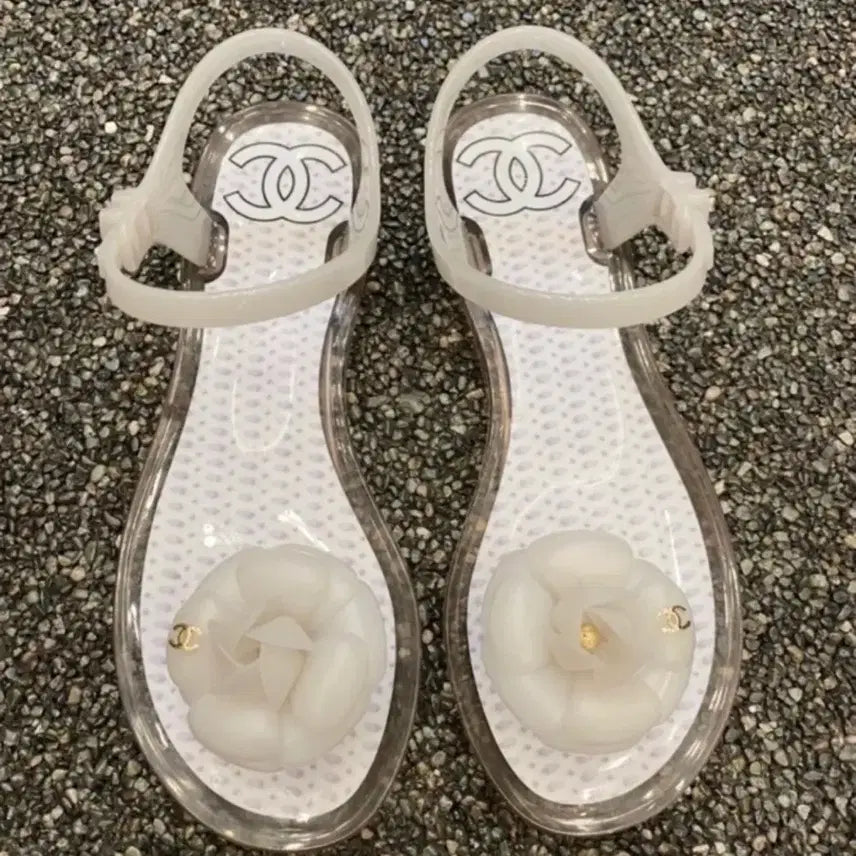 [BUNJANG] Chanel Camellia Jelly Sandals / (정품) 샤넬 샌들 (35)