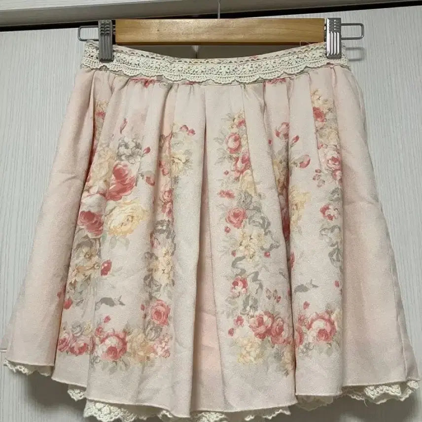 [BUNJANG] LIZ LISA Hanagara Pattern Lace Skirt / 리즈리사 하나가라 패턴 레이스 스커트 히메카지 히메갸루 라떼갸루 플로럴