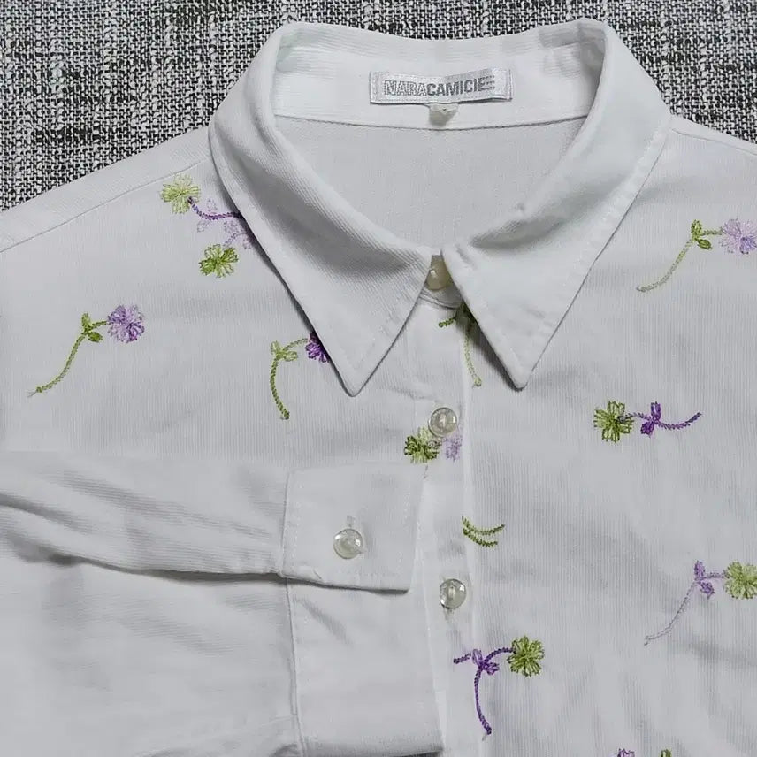 [BUNJANG] Nara Camicie Embroidered White Blouse Shirt / [정품] 나라카미체(Nara Camicie) 자수 화이트 블라우스 셔츠