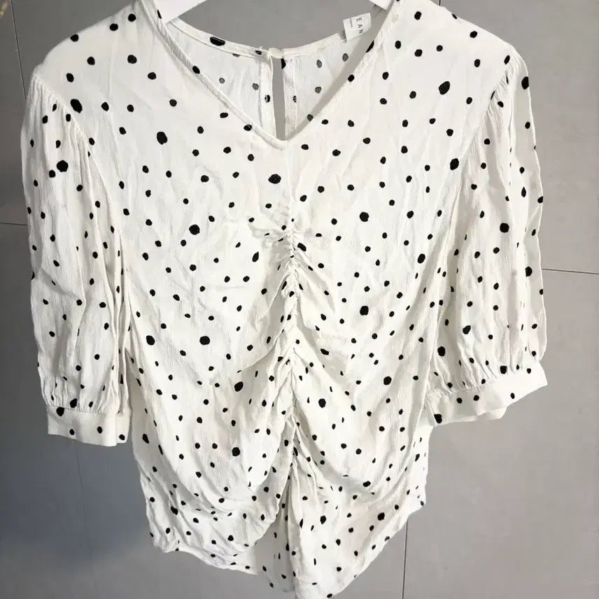 [BUNJANG] Dot Shirring Blouse / 도트 셔링 블라우스