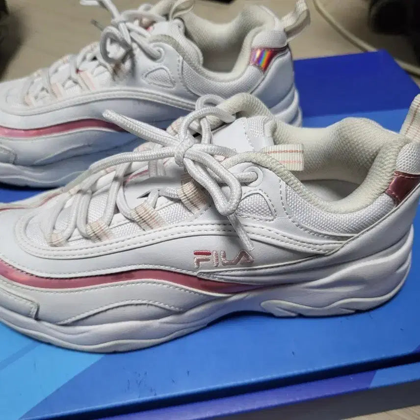 [BUNJANG] Fila White Pink Accent Sneakers 240mm / 휠라 흰색 핑크 포인트 운동화 240mm 상태매우좋음