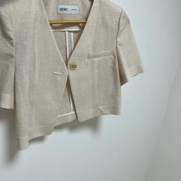 [BUNJANG] Mixxo V-Neck Cropped Short Sleeve Jacket / 미쏘 브이넥 크롭 반팔 자켓