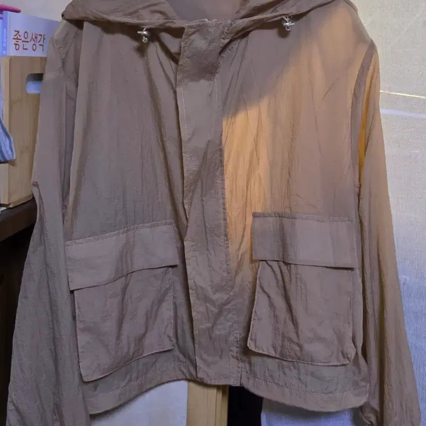 [BUNJANG] Beige Hooded Windbreaker Jumper Size 55 / 베이지컬러  후드 바람막이 점퍼 55사이즈