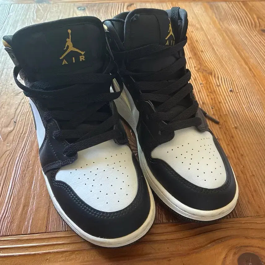 [BUNJANG] Air Jordan 1 Mid Fallen University Gold Orange Black Sneakers / 에어 조던 1 미드 폴른 유니버시티 골드 오렌지 블랙