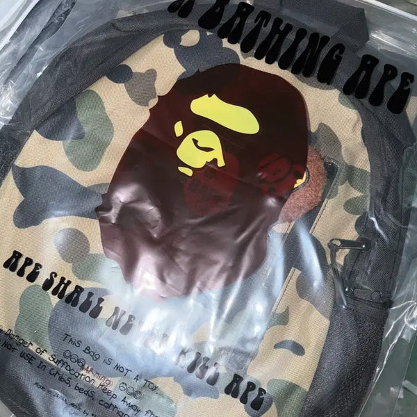 [BUNJANG] BAPE Camouflage Backpack + Keyring Set Magazine Freebie / (국내당일배송) 베이프 백팩 + 키링 세트 일본잡지부록 BAPE 가방