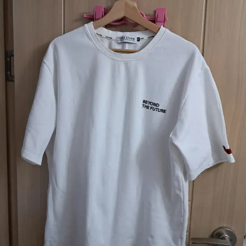 [BUNJANG] Tz Studio Beyond the Future T-Shirt White / 티즈 스튜디오 반팔 티셔츠 화이트 BEYOND THE FUTURE