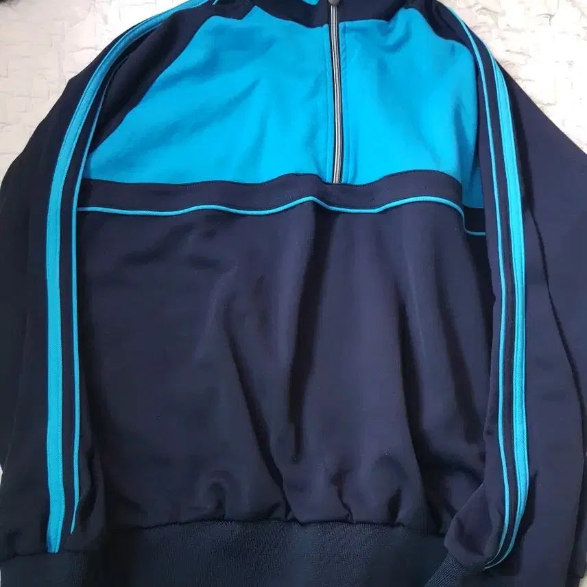 [BUNJANG] Yonghwa Girls' High School Winter Tracksuit Top & Bottom Set / 용화여고 체육복