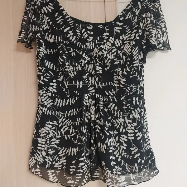 [BUNJANG] Women's Black White Leaf Pattern Blouse / 블랙 화이트 나뭇잎 무늬 블라우스 55