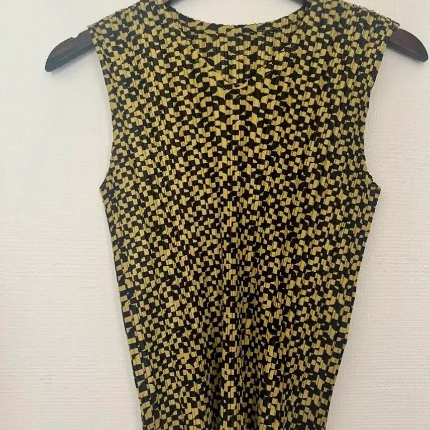[BUNJANG] Issey Miyake Pleats Please Sleeveless Top Yellow Check Pattern Size 3 / 이세이미야케 플리츠플리즈 패턴민소매