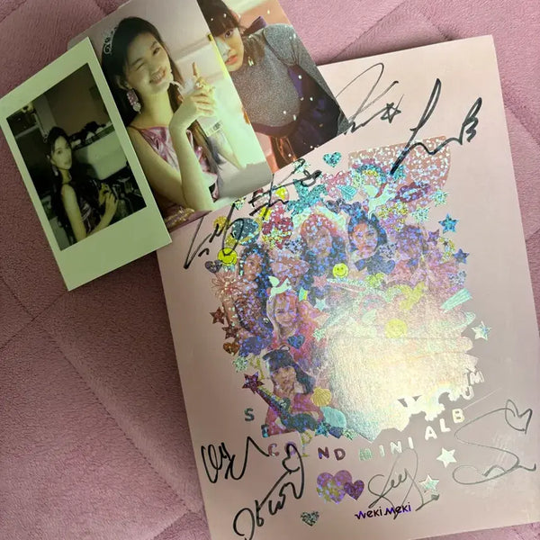 [BUNJANG] Weki Meki Signed Album / 위키미키 Weki Meki 친필 싸인 앨범 비매