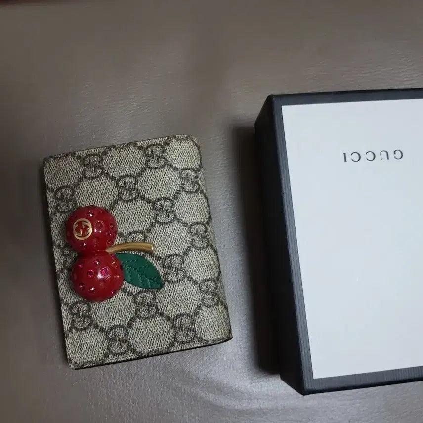 [BUNJANG] Gucci GG Supreme Cherry Card Holder / 구찌 GG수프림 체리 카드지갑