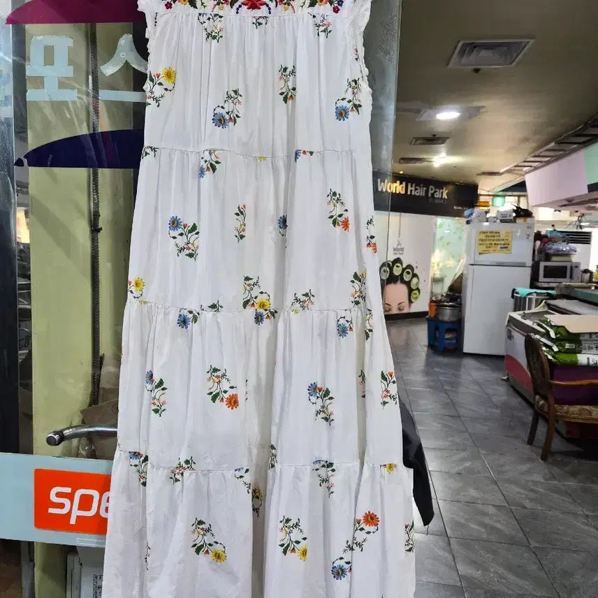 [BUNJANG] Zara Floral Embroidered Chiffon Long Dress / 자라 플로럴 자수 쉬폰 롱원피스