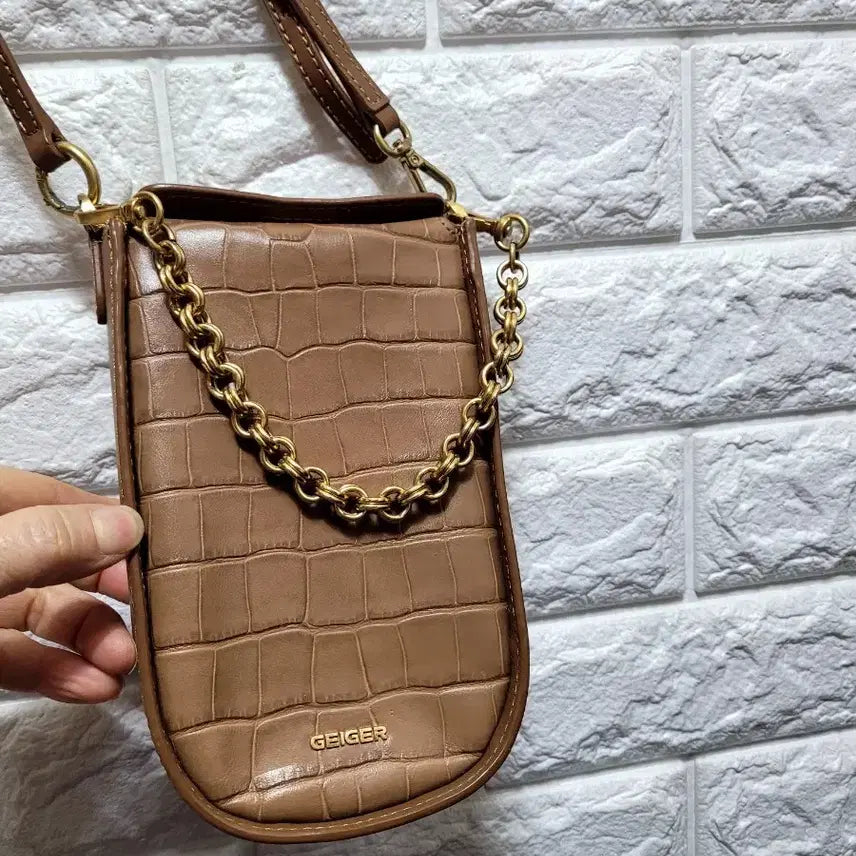[BUNJANG] GEIGER Crocodile Pattern Chain Mini Crossbody Bag / GEIGER 악어 패턴 체인 미니크로스백