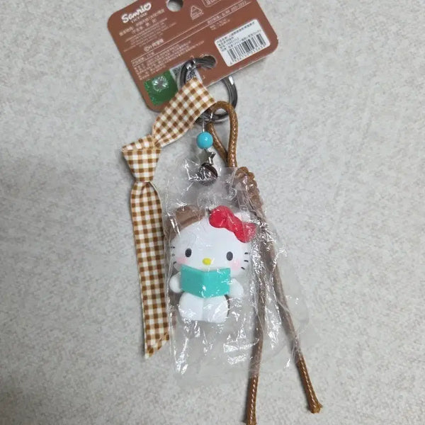 [BUNJANG] Sanrio Hello Kitty Check Brown Reading Keychain / (새상품) 산리오 헬로키티 체크 브라운 독서 키링