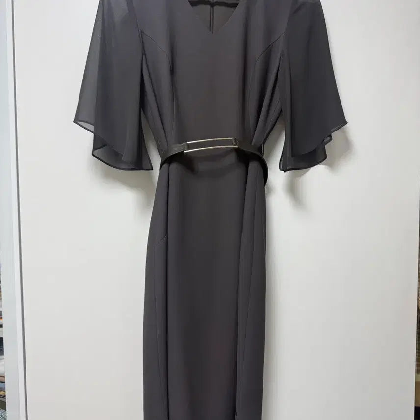 [BUNJANG] Jigott V-Neck Flare Sleeve Dress / 지고트 V넥 플레어 소매 원피스 새제품(판매가65만)