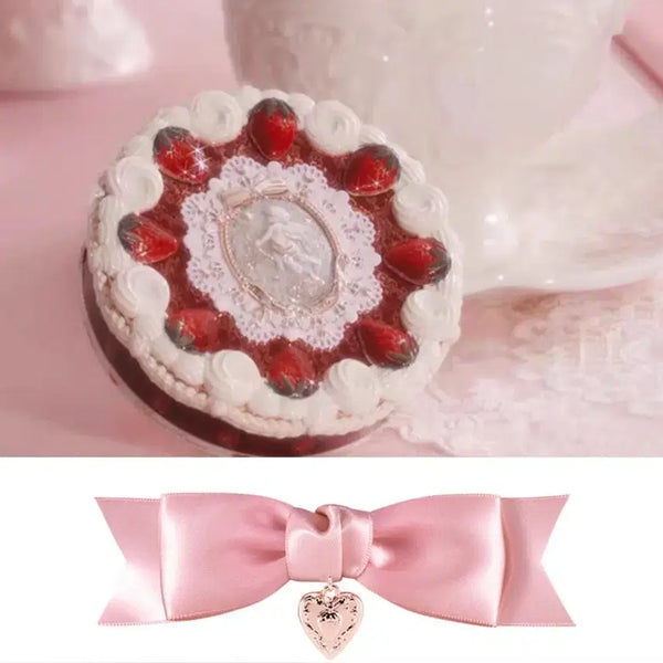 [BUNJANG] Flower Knows Strawberry Powder Pact Cupid Edition with Ribbon Hair Pin / [새상품] 플라워노즈 스트로베리 파우더팩트 큐피드 + 리본 헤어 핀