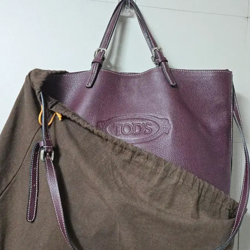 [BUNJANG] Tod's Burgundy Embossed Logo Leather 2-Way Bag / (선물급) 토즈 버건디 엠보싱 로고 레더 2웨이백