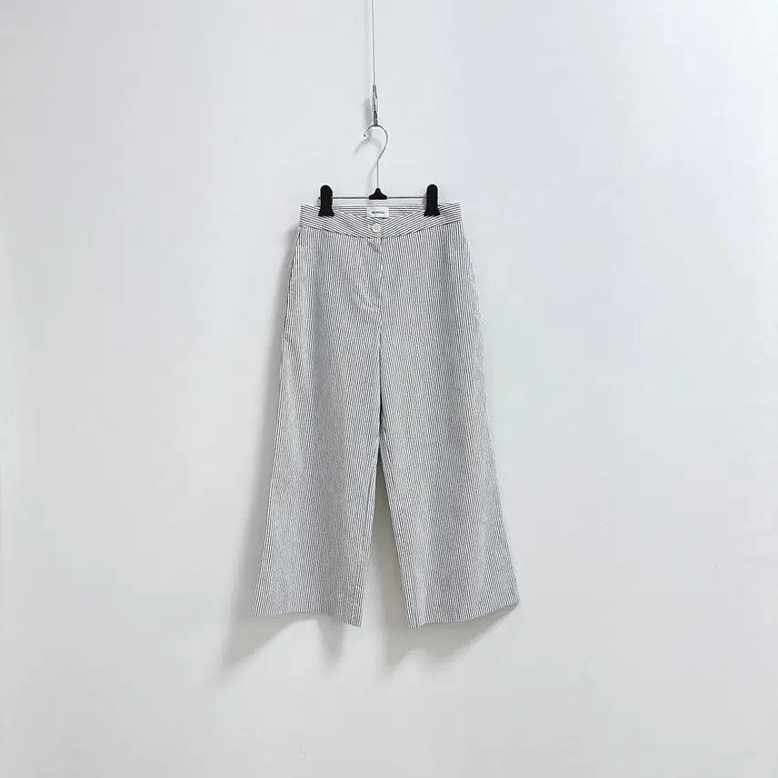 [BUNJANG] Helvetica Seersucker Stripe Pants / 헬베티카 시어서커 스트라이프 팬츠
