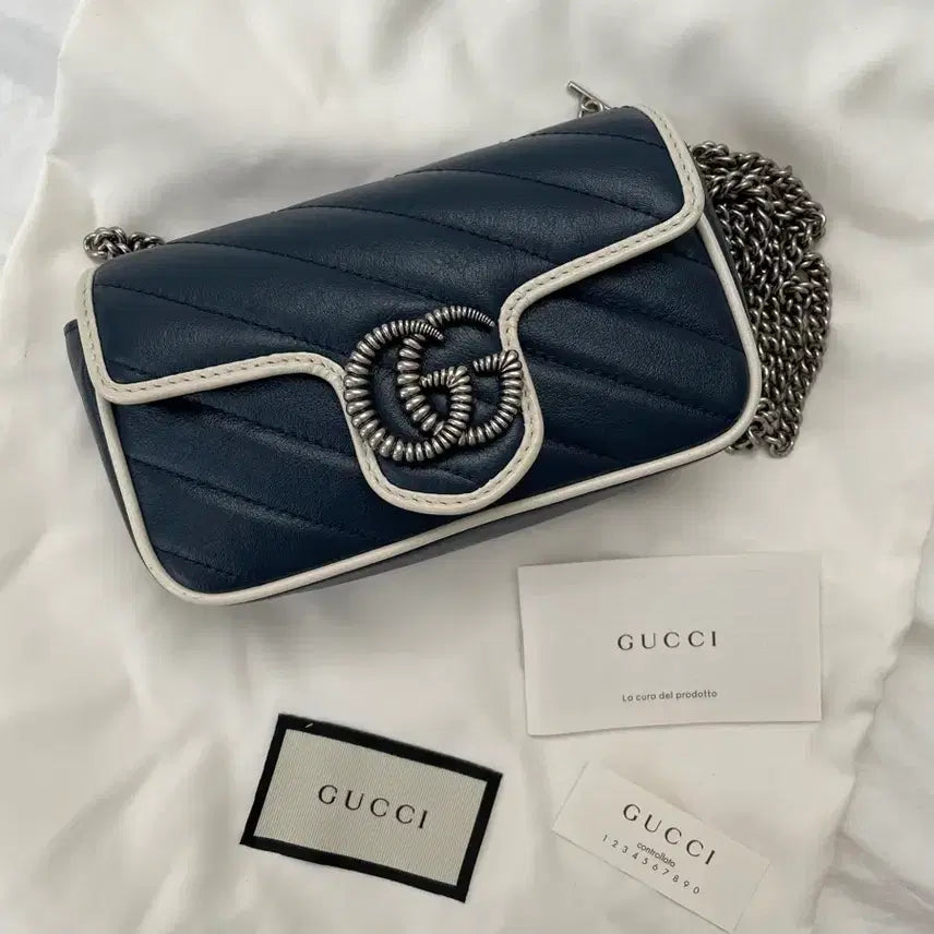 [BUNJANG] Gucci Matelassé GG Marmont Flap Super Mini Crossbody Navy / (구찌) 마틀라세 GG 마몬트 플랩 수퍼 미니 크로스백 네이비