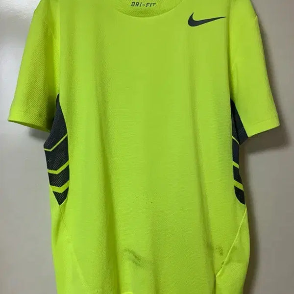 [BUNJANG] Nike Dri-FIT Short Sleeve T-Shirt Fluorescent Green / 나이키 드라이핏 반팔 티셔츠 형광색