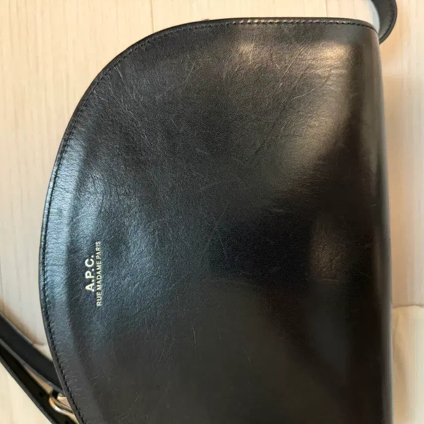 [BUNJANG] A.P.C. Half Moon Bag Black Leather Crossbody / A.P.C 하프문 백 블랙