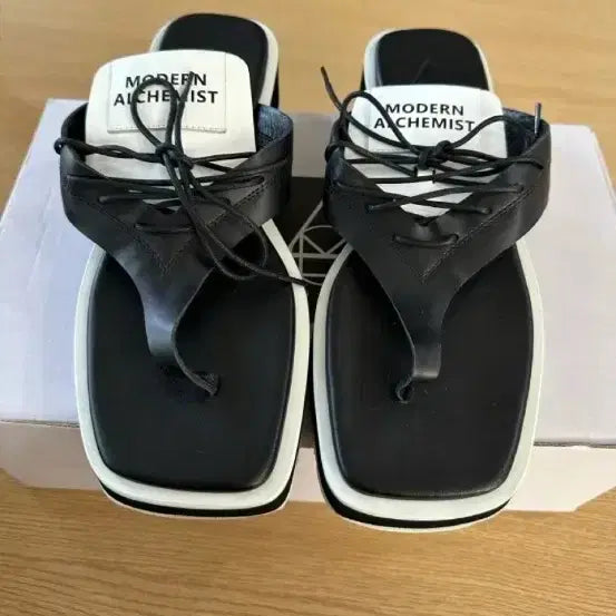 [BUNJANG] Modern Alchemist Black Flip-Flops / 모던알케미스트 블랙쪼리