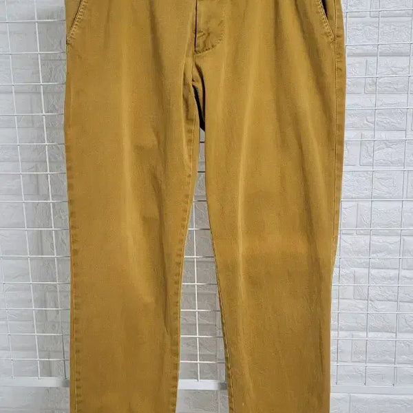 [BUNJANG] BERWICH Premium Multicolor Embroidered Cotton Chino Pants / [31-32]BERWICH베르위치 프리미엄 멀티컬러자수 코튼 치노팬츠