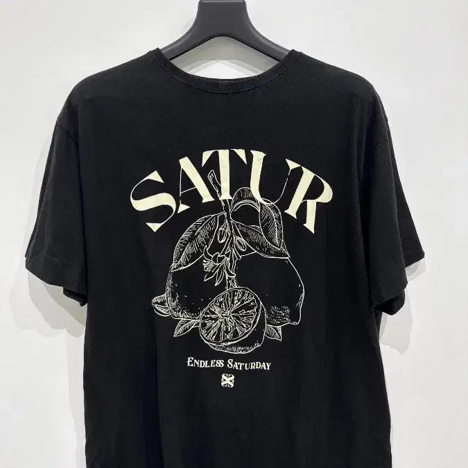 [BUNJANG] SATUR Capri Citron Drawing Summer Graphic T-Shirt / [Free] 세터 카프리 시트론 드로잉 썸머 그래픽 티셔츠
