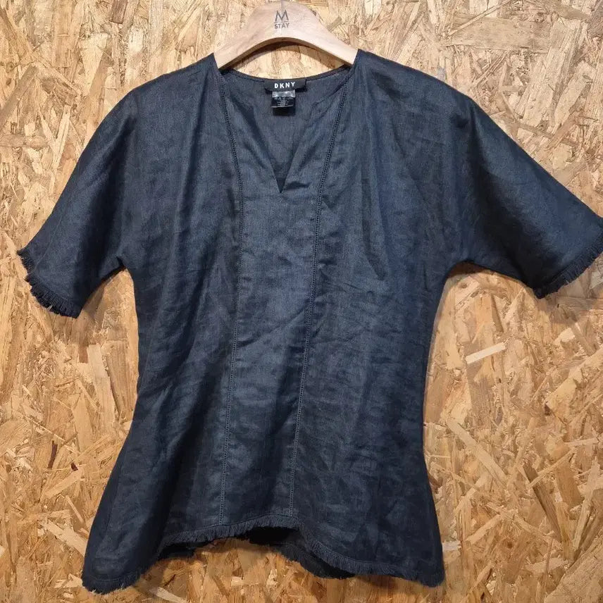 [BUNJANG] DKNY Linen V-Neck Fringe Short Sleeve Blouse Navy / DKNY 린넨 블라우스 네이비 / 브이넥 프린지 반팔 블라우스
