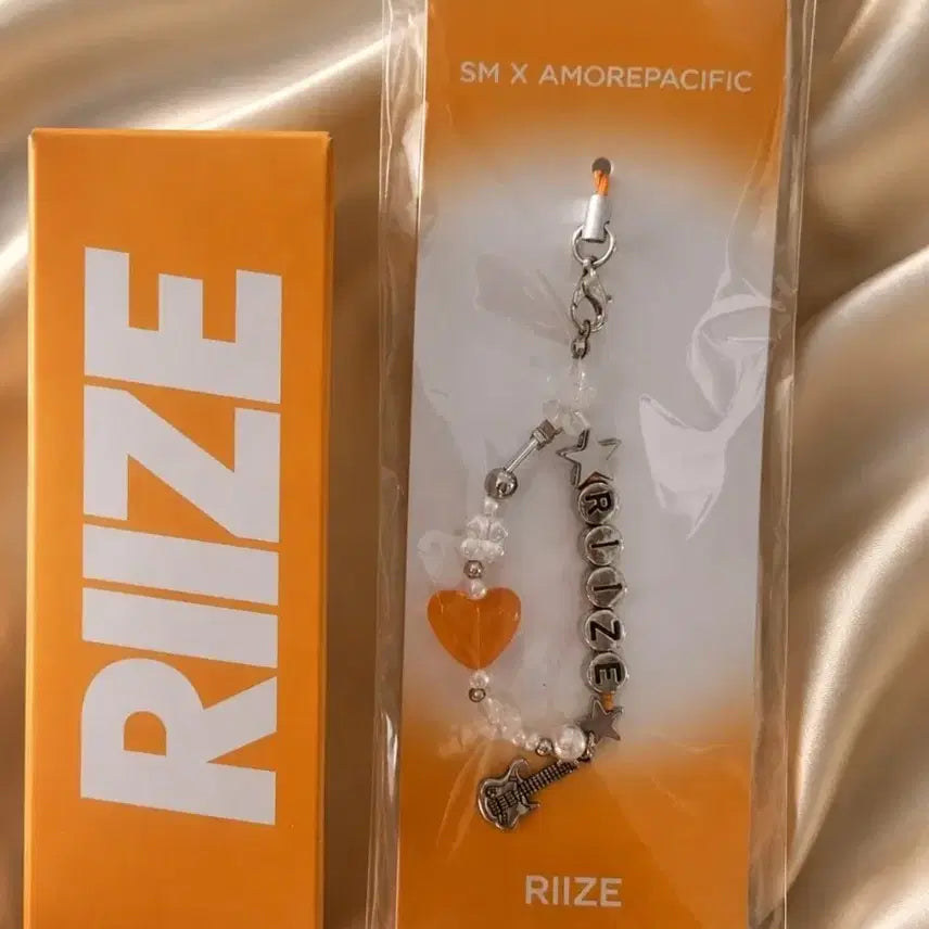 [BUNJANG] RIIZE Fanxy Signal Cheering Stick and Beads Bundle Set (Sealed) / 미개봉새제품 일괄] RIIZE 라이즈 팬시그널 응원밤과 비즈