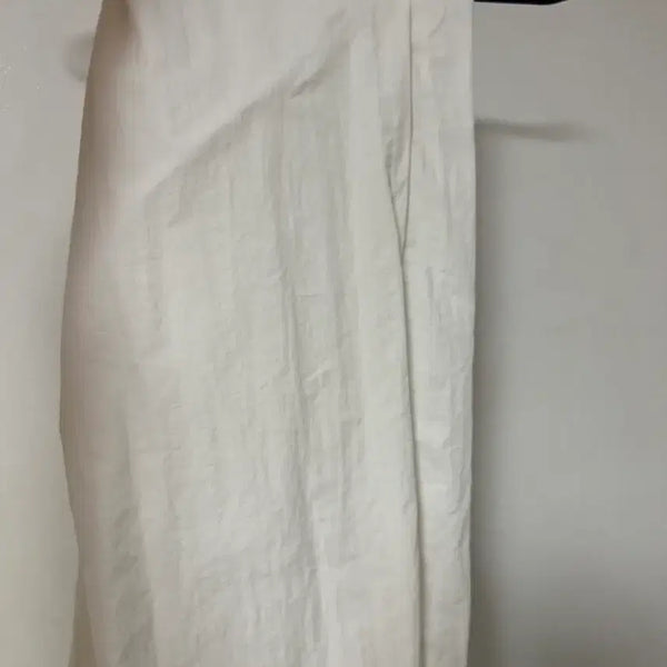 [BUNJANG] MINIPOE White Semi-Wide Nylon Pants / 미니포에 화이트 세미와이드 나일론 팬츠