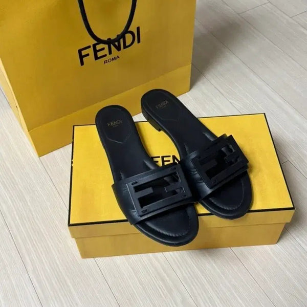 [BUNJANG] Fendi Leather Sandals / 찜사절안팔릴시위탁백화점판 정품 펜디 샌들 38(250) 쿨거래