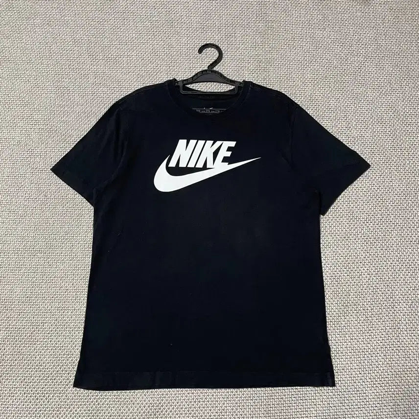 [BUNJANG] Nike Big Swoosh Round Half-Sleeve T-Shirt L (100) / L 나이키 빅스우시 라운드 반팔티 B.8103