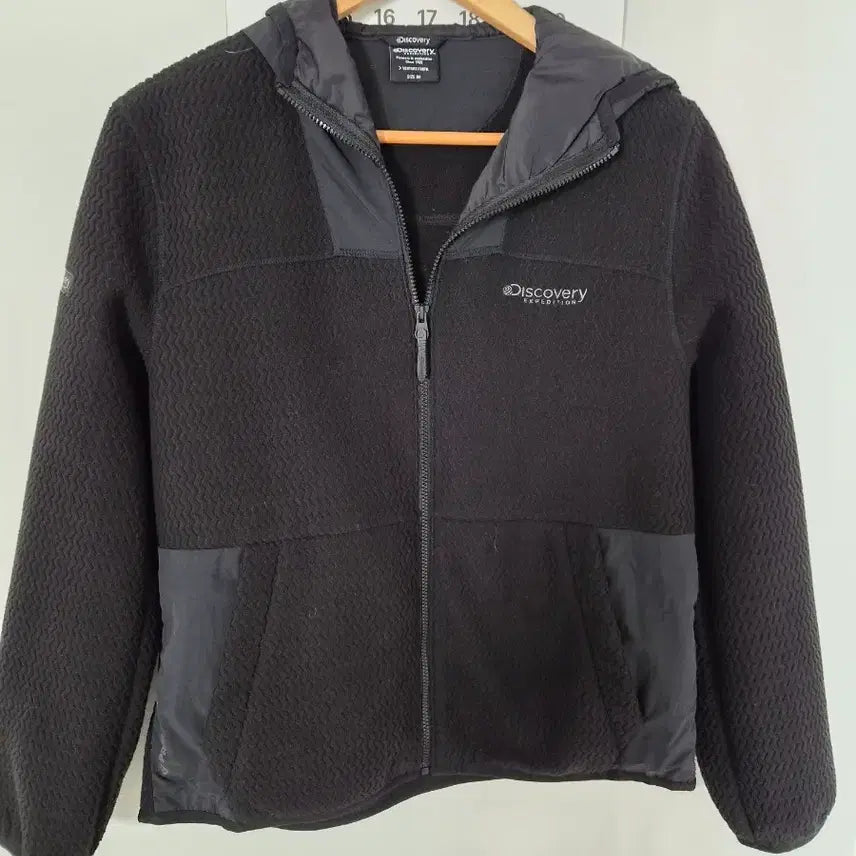 [BUNJANG] Discovery Jacquard Fleece Hooded Zip-Up Black / 2025년 디스커버리 자가드 플리스 후드 집업 블랙