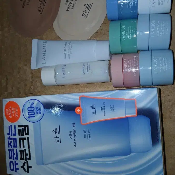 [BUNJANG] Hanyul Deep Calming Moisturizing Cream Set with Laneige Samples / (라네즈 사은품 전부)한율 어린쑥 속수분 쑥히알 크림세트 새상품
