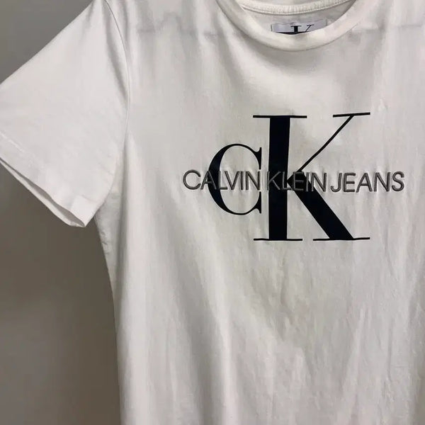 [BUNJANG] Calvin Klein T-shirt / 캘빈클라인 반팔